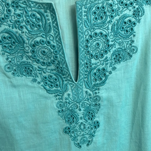 TOMMY BAHAMA Teal Embroidered Women's Top - Picture 1 of 3